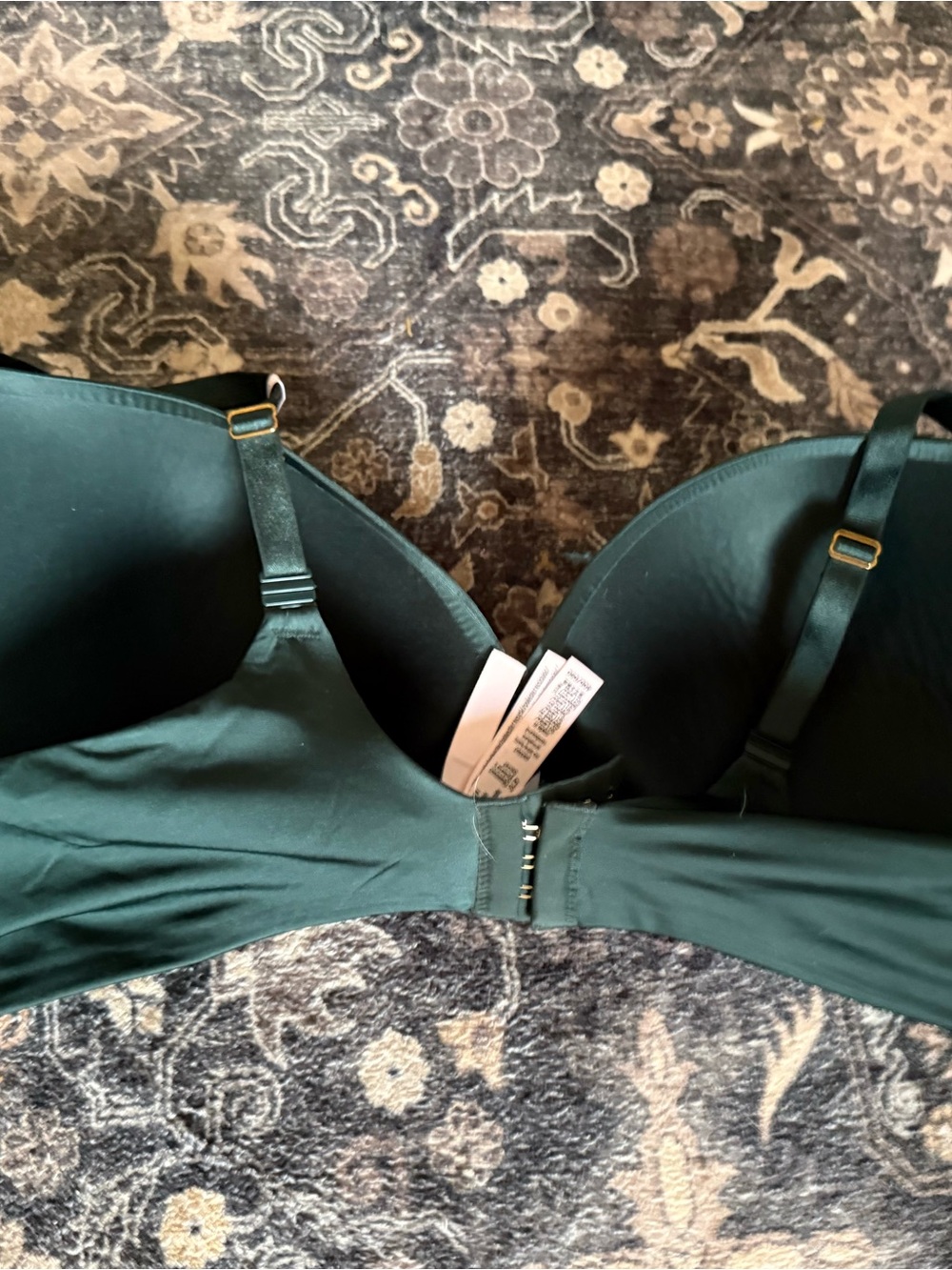 Victoria's Secret Dark Green Padded T-Shirt Bra with Gold Logo Charm - Picture 3 of 4